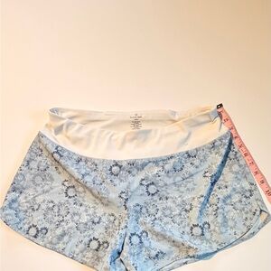 Sweaty Betty White and Blue Floral athletic shorts#pickleball #sports #tennis